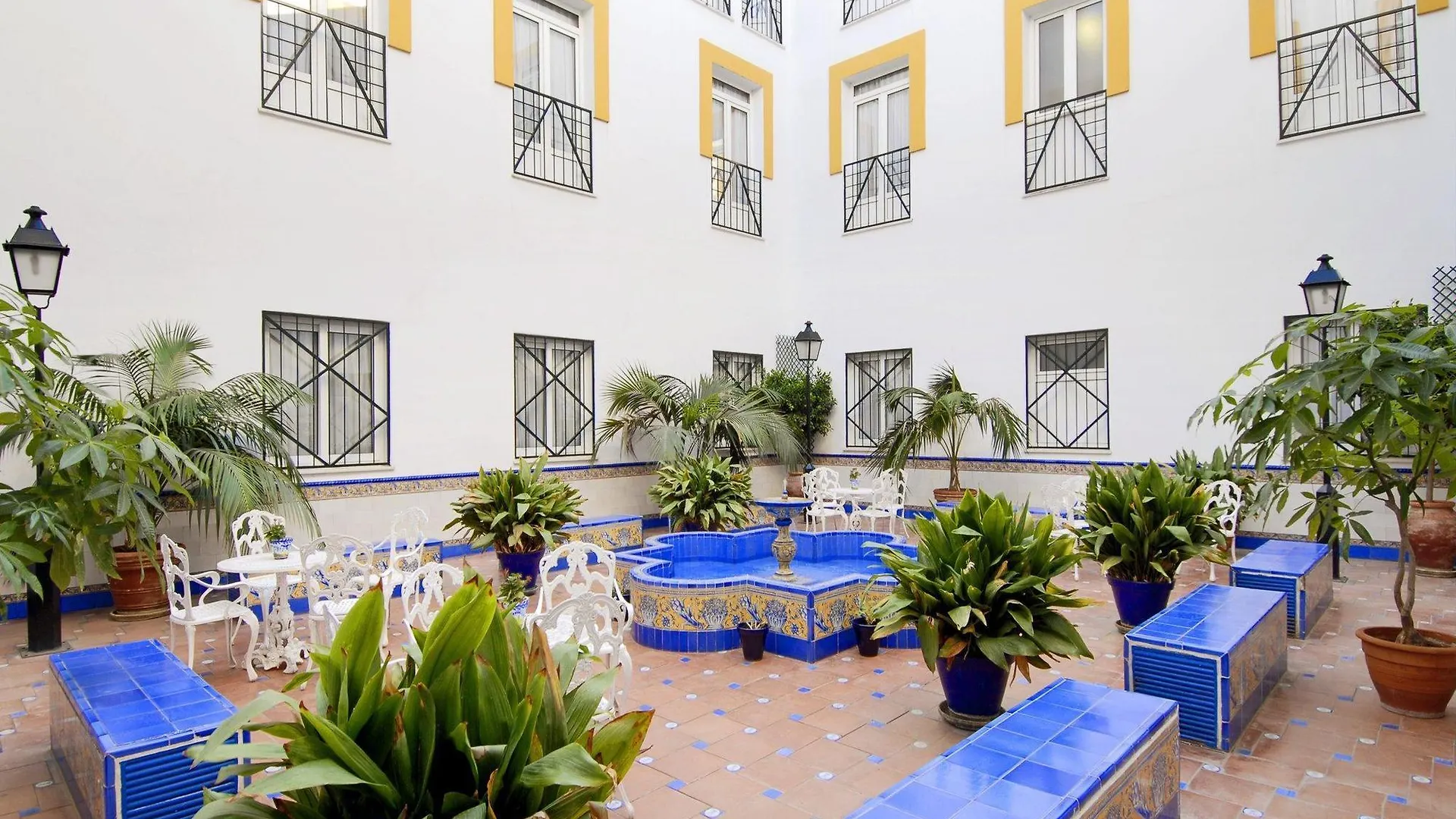 ***  Hotel Eurostars Regina Sevilla España
