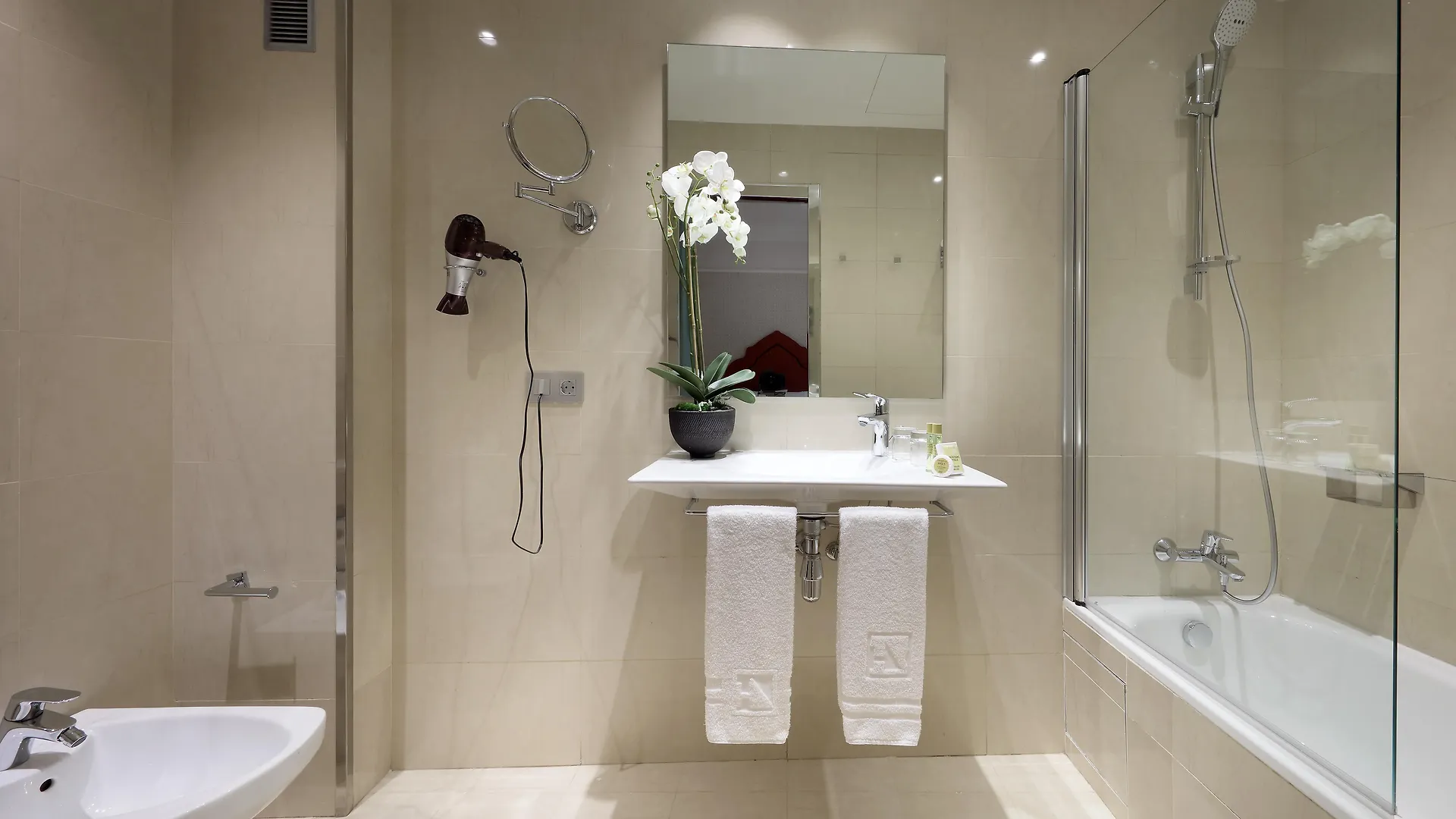 Hotel Eurostars Regina Sewilla 3*,