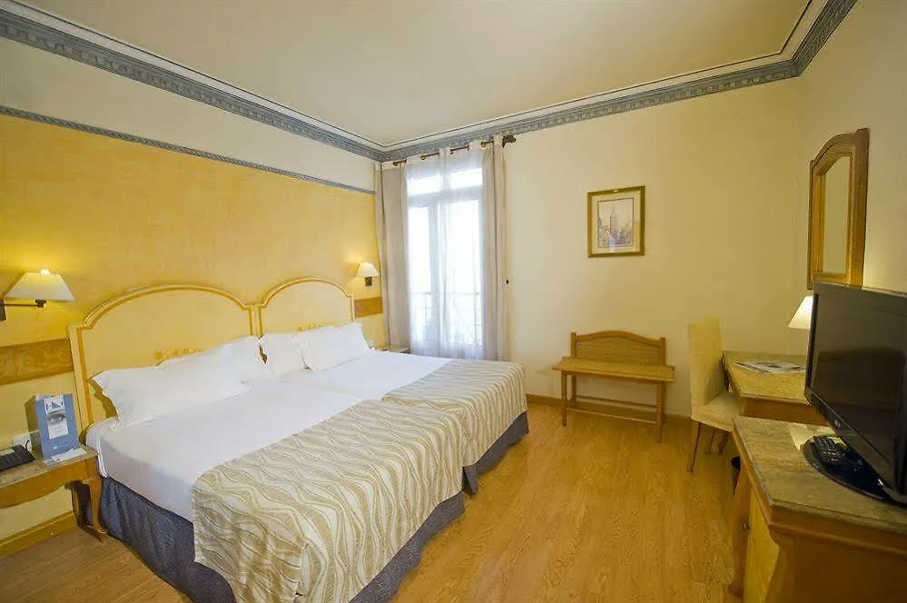 Hotel Eurostars Regina Sewilla 3*,